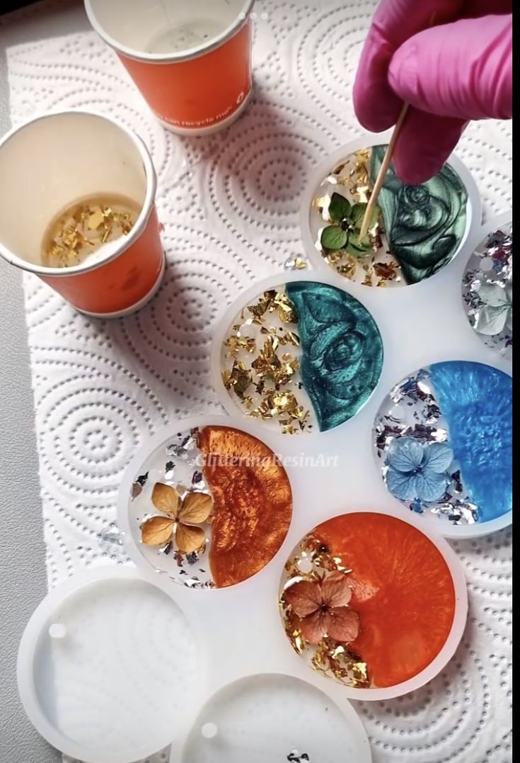 رزین پلیاستر یا اپوکسی؟ کدامیک سود شما را دو برابر میکند؟ رزین پلیاستر یا اپوکسی؟ کدامیک سود شما را دو برابر میکند؟